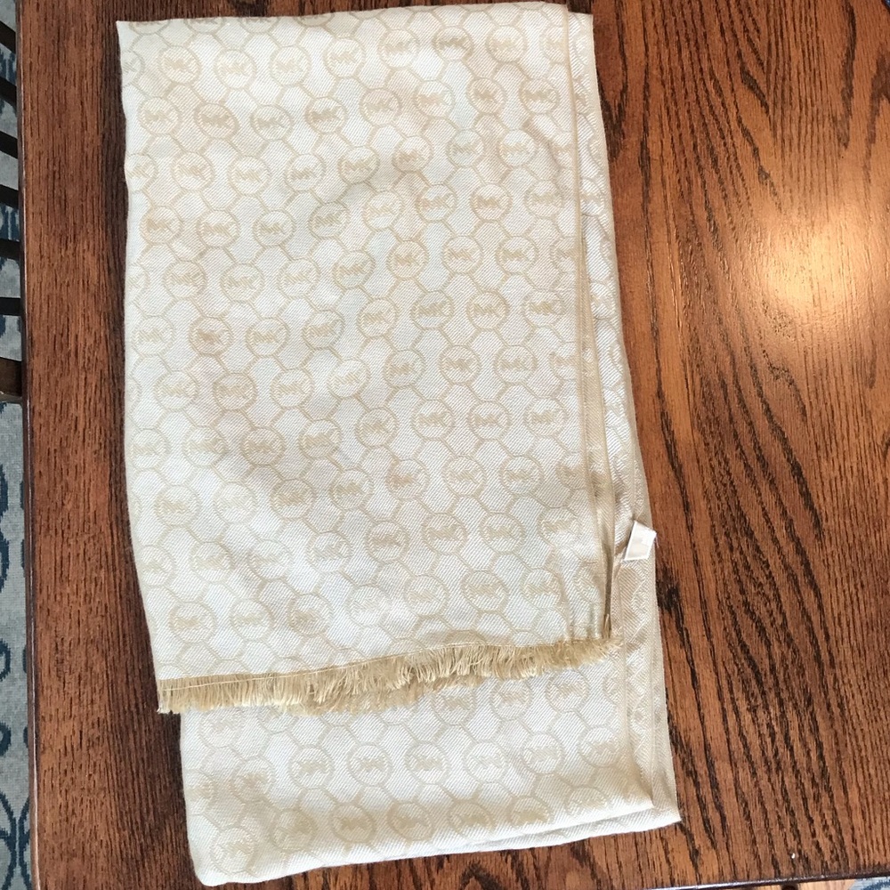 Michael Kors gold reversible scarf
